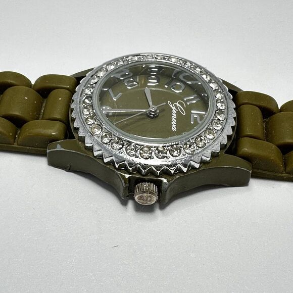 Geneva Women's Quartz Watch Used With New Battery. It Is A Working Watch - Picture 4 of 15